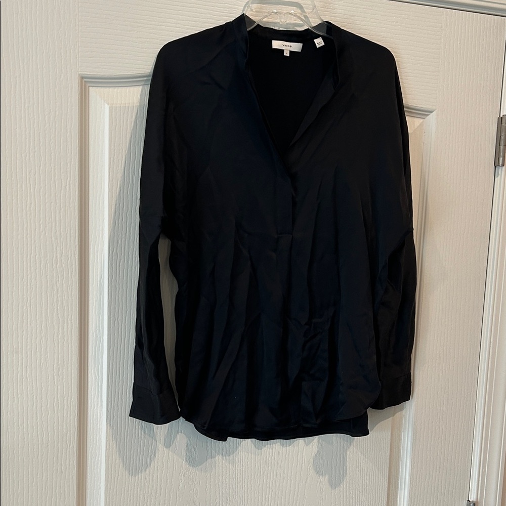 Vince Classic Black Top